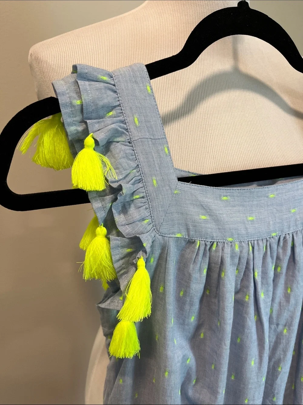 Vineyard Vines Girls’ Blue Chambray Dress with Neon Tassels Retail $69.50